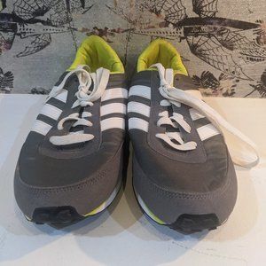 Adidas Neo SOFTFOAM US SIZE 8 RUNNING ATHLETIC WITHOUT BOX